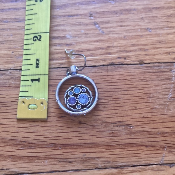 Circular Earrings - Picture 3 of 5